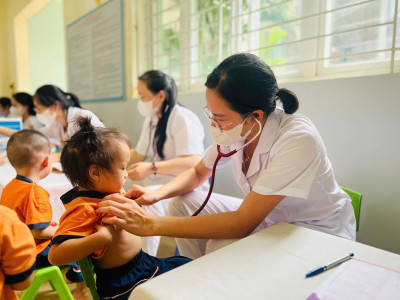 CHUNG TAY CHĂM SÓC SỨC KHOẺ BÉ YÊU