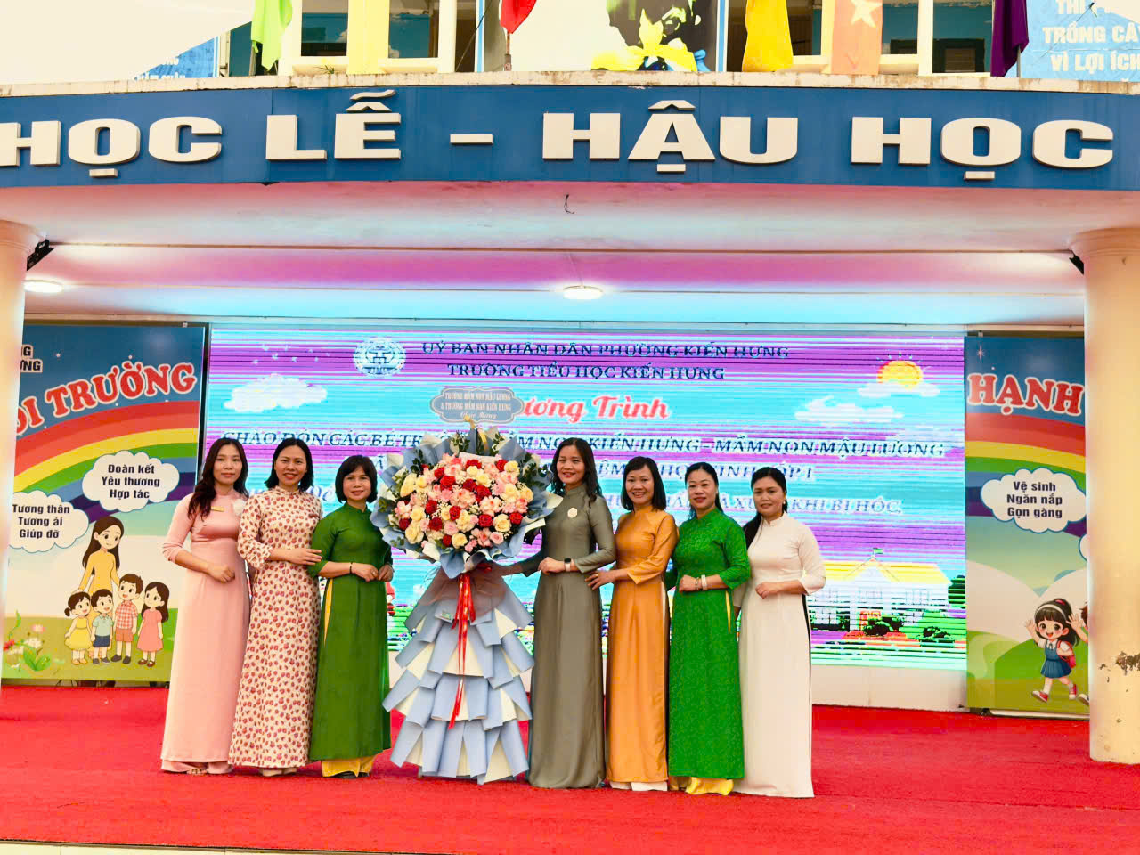 BUỔI TRẢI NGHIỆM CHO CÁC BÉ 5 TUỔI THĂM QUAN TRƯỜNG TIỂU HỌC